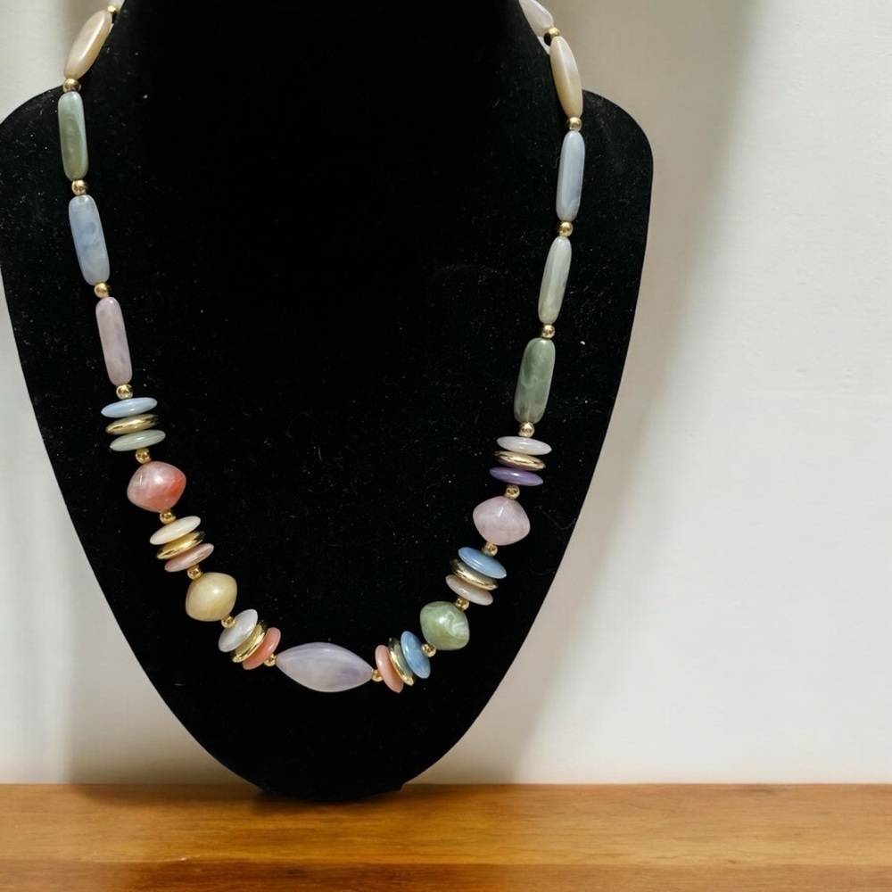Pastel Lucite Beaded Necklace